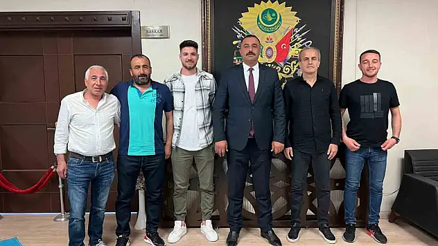 3 yeni ismi renklerine bağladı...
