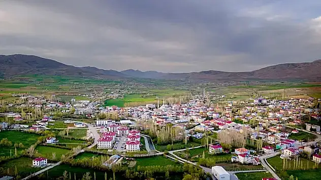 Sarız bu çağrıyı konuşuyor: Maaşı alıp oturmayın!