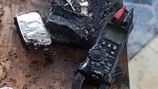 Telefonun bataryası patladı