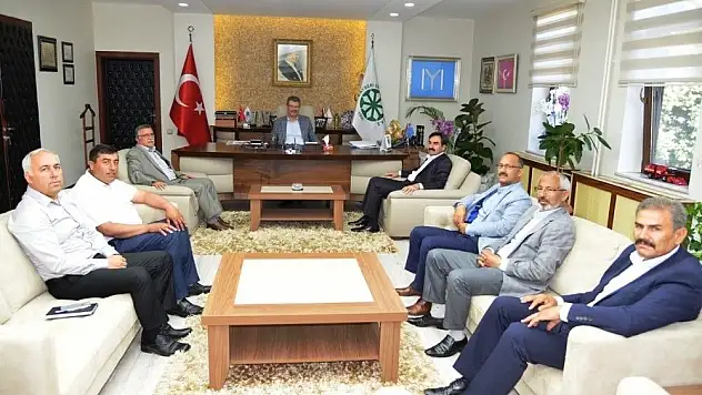 Şarkışla ve Gürçayır Belediye Başkanlarından Başkan Akay'a Tebrik Ziyareti