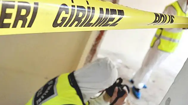 Savaştan kaçtı, merdivenden düşüp öldü
