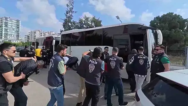 Şebeke yurt dışına 100 milyon TL ve Bitcoin gönderince çökertildi
