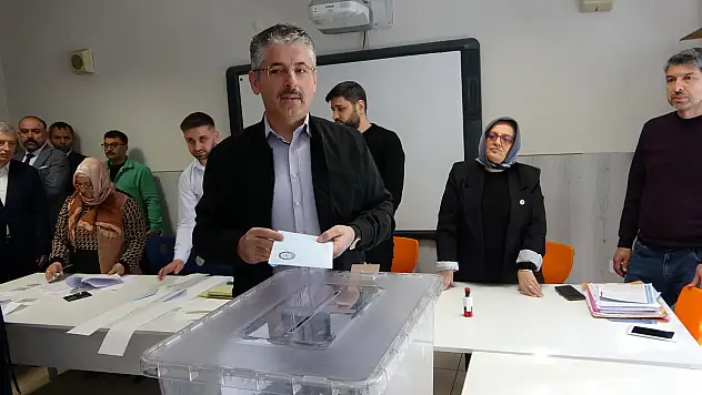'Seçimin kaderini ilk defa oy kullanacaklar belirleyecek'