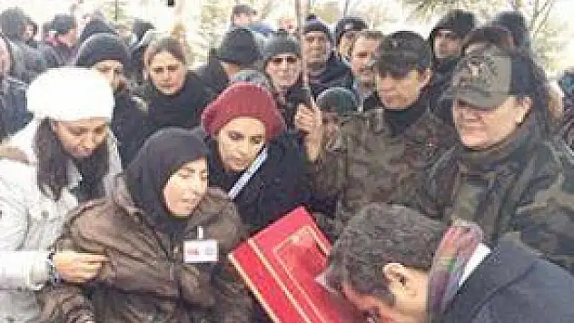 ŞEHİDE HÜZÜNLÜ VEDA 