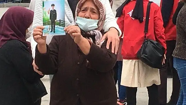 Şehide gözü yaşlı veda!