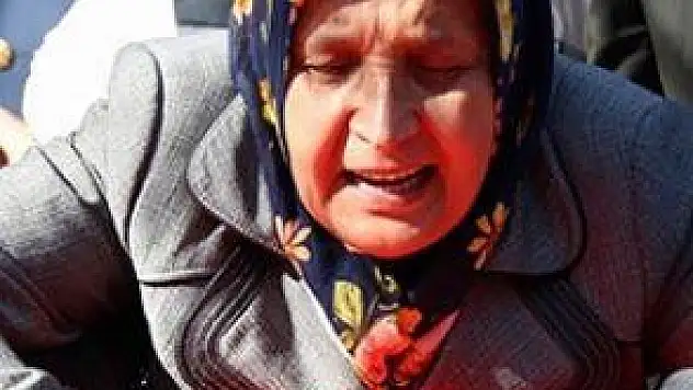ŞEHİT ANNESİ ALİME ÇELİK: 'TOPRAKLARA MI DÜŞTÜN GAMZELİ YAVRUM'
