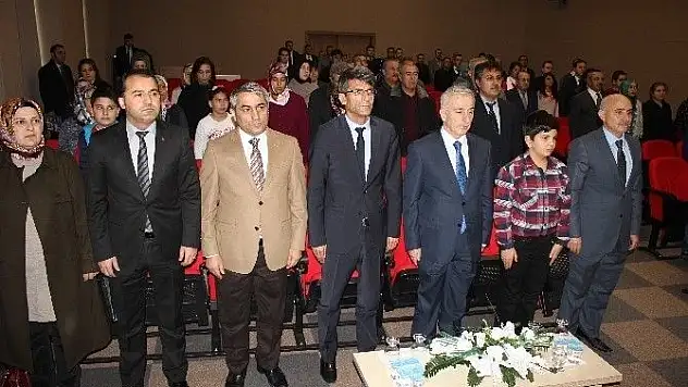16 şehit çocuğuna diz üstü bilgisayar hediye edildi