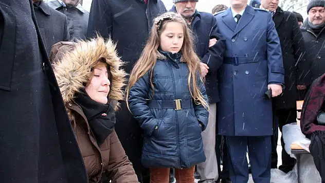  &quotSeni kalbime, kalbimi toprağa gömdüm&quot