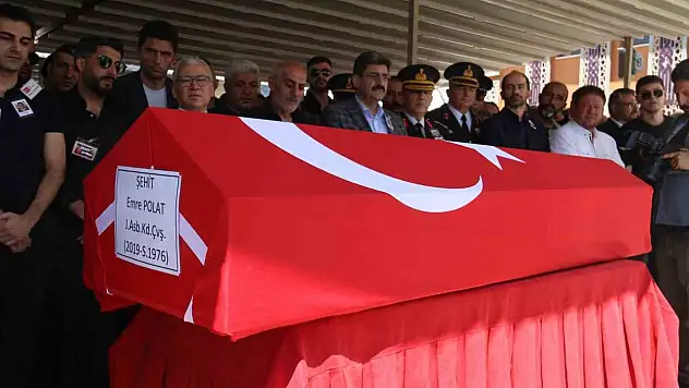 Şehit Jandarma Astsubay Emre Polat toprağa verildi