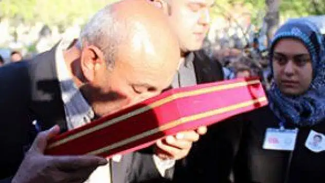 ŞEHİT POLİS MEMLEKETİ KAYSERİ'DE TOPRAĞA VERİLDİ 