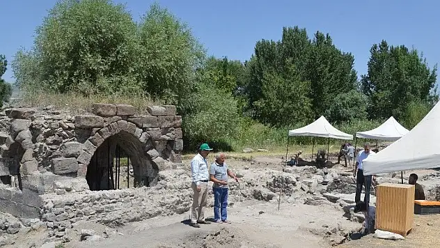 Selçuklu döneminin ilk saraylarından Kayseri Şeker'deki Keykubadiye Saray kazısı 4. yılında