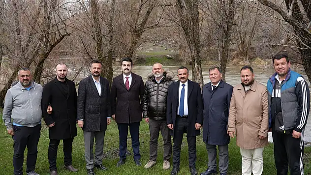 Selin vurduğu ilçede protokol hasarı yerinde inceledi