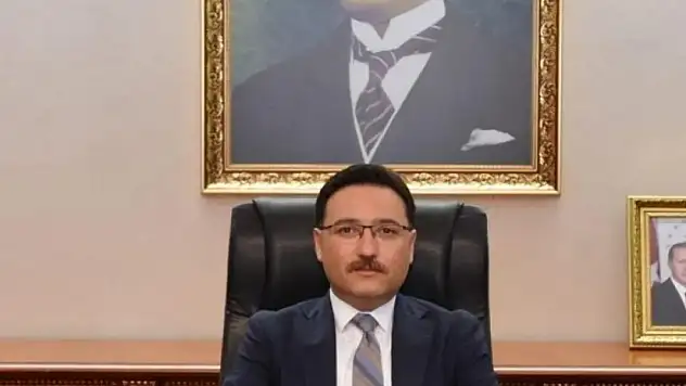 Sen misin Valiye sataşan!