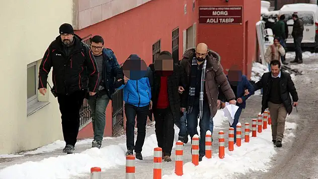 Senet çetesi çökertildi