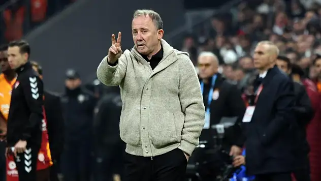 Sergen Yalçın Kayserispor'u örnek vererek konuştu: Eli temas ediyor, devreye girmiyor!