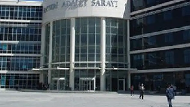 SERVİS ŞOFÖRÜNÜ BIÇAKLA ÖLDÜREN SANIĞA 18 YIL HAPİS