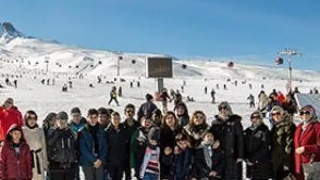 SEVGİ'NİN YOLU ERCİYES'TEN GEÇTİ