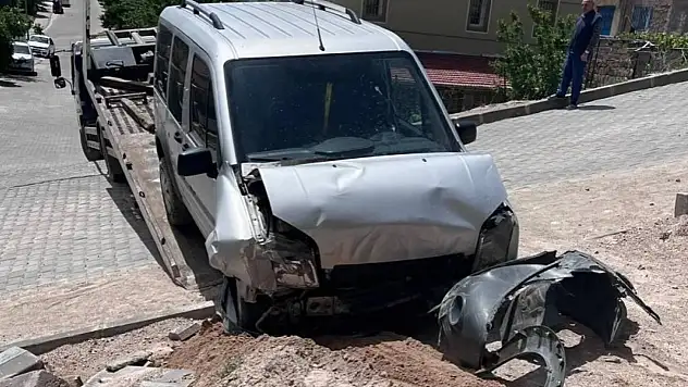 Araç seyir halindeyken sürücü kalp krizi geçirdi