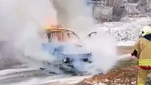 Kahramanmaraş'ta otomobil alev alev yandı!