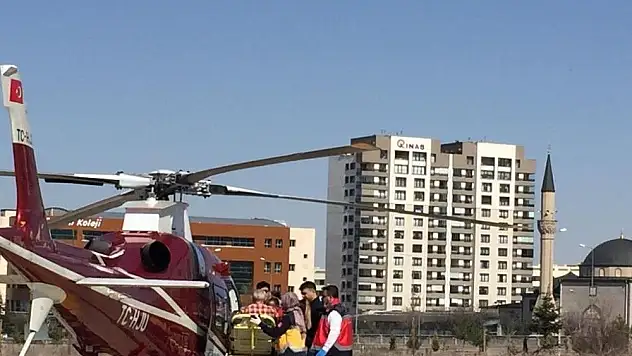 Silahla yaralanan adamın imdadına hava ambulansı yetişti