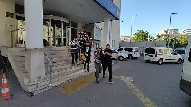 Silahlı yağma suçundan aranıyordu! Yakalandı...