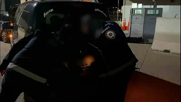 Yasa dışı göçmen nakli yapan şebeke çökertildi