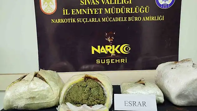 Polis ekipleri işbaşında: 5 kilo esrar ele geçirildi