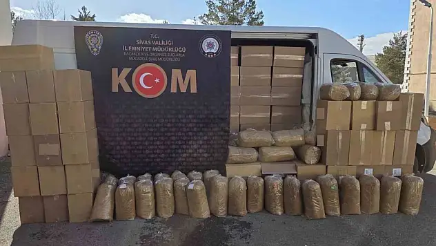Sivas'ta yolcu otobüsü durduruldu: Bagajdan bakın ne çıktı?