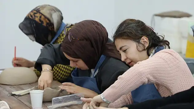 Sivas'ta çini, seramik ve takı tasarım atölyeleri kuruldu