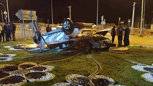 İki otomobil çarpıştı, sürücüleri yaralandı