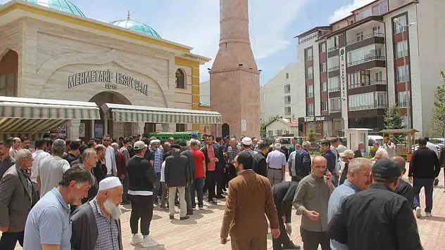 Rahatsızlanan ilkokul öğrencisi hayatını kaybetti