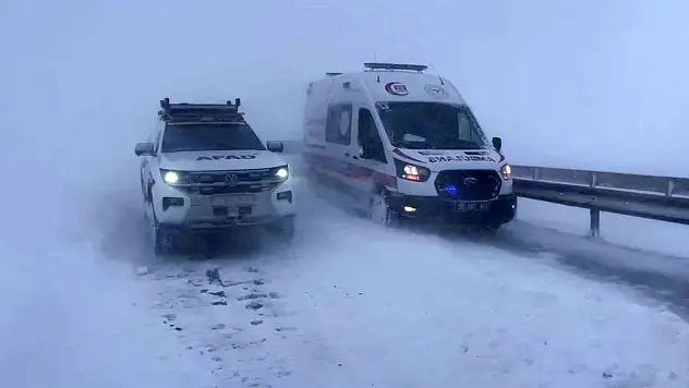 Sivas'ta zincirleme kaza! 5 araç birbirine girdi