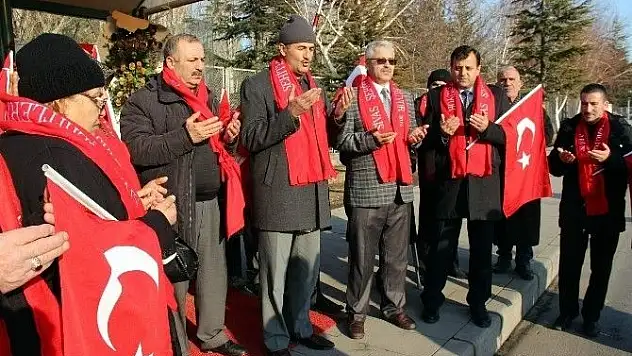 Sivaslı Şehit Aileleri ve Gazileri 'Şehitler durağı'nı ziyaret etti