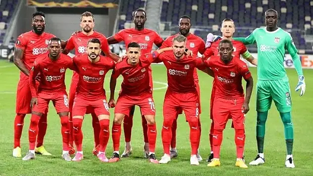 Sivasspor'da 1 futbolcunun korona virüs testi pozitif çıktı