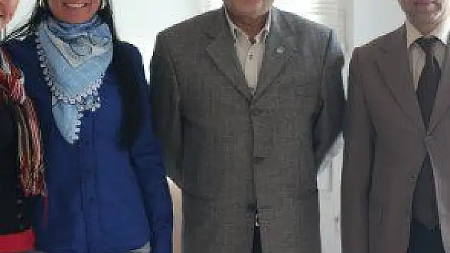 SİYASET DEĞİL PROJELER YARIŞACAK