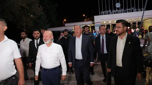 Siyasetin gündeminden yorulan Akar, soluğu bakın nerede aldı?