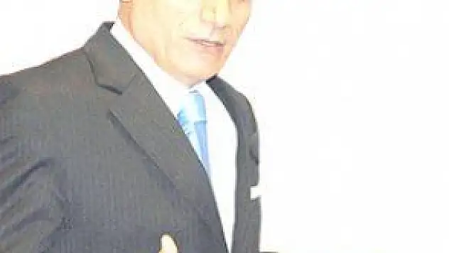 SİYASİ GÖRÜŞE DEĞİL  LİYAKATA BAKIN
