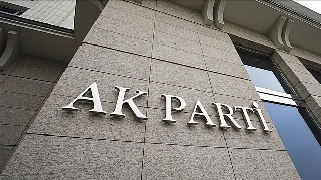 Son dakika! AK Parti'de şok istifa...