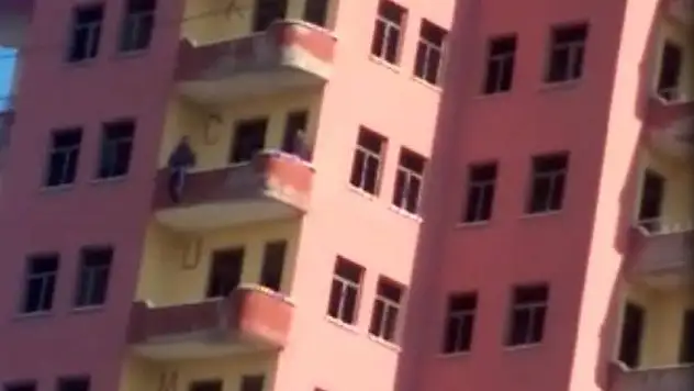 Son dakika... Metruk Bina'da intihar girişimi