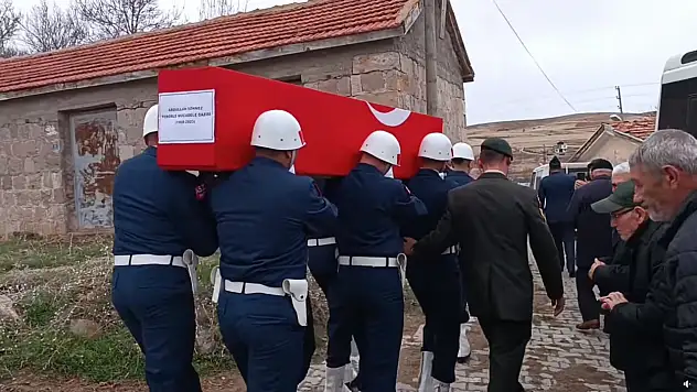 Son yolculuğuna uğurlandı!