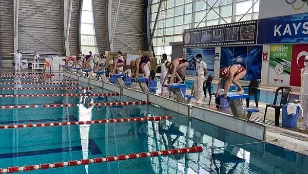 Spor A.Ş. sporcularından havuzda büyük başarı