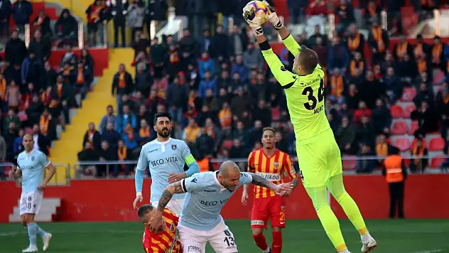 İM Kayserispor  Medipol Başakşehir: 1- 0 İlk yarı soncu