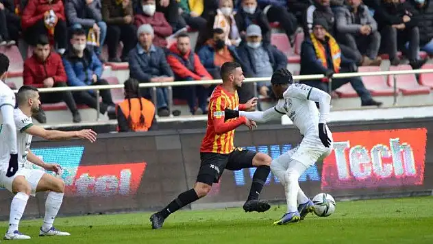 Spor Toto Süper Lig: Kayserispor: 2 - GZT Giresunspor: 0 (İlk yarı)