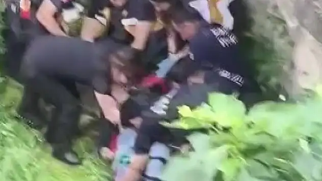 Dengesini kaybetti, akıntıya kapıldı