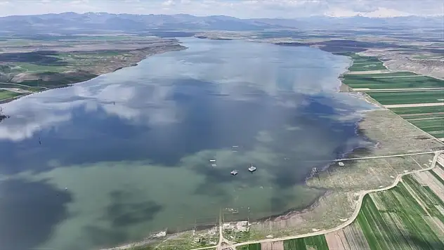 Sular 1 kilometre yükseldi! Eski yerleşim yerlerine bakın ne oldu?