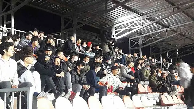 10 yıl sonda ilk gece maçı