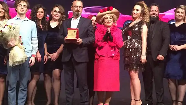 'Süper İyi Günler' Oyunu Büyüledi