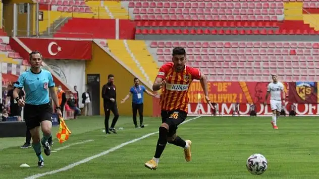 Süper Lig: Hes Kablo Kayserispor: 3 - YbDenizlispor: 1 (İlk yarı)