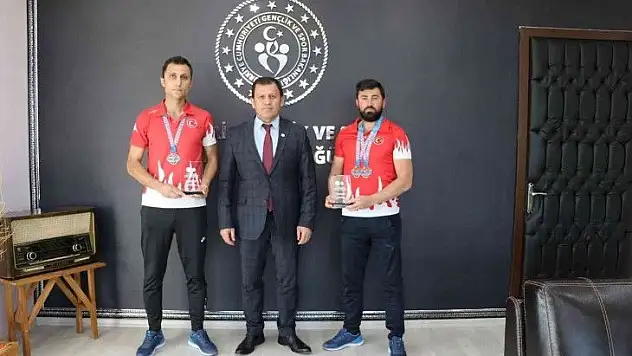 Taekwondo sporcularından Kabakcı'ya ziyaret