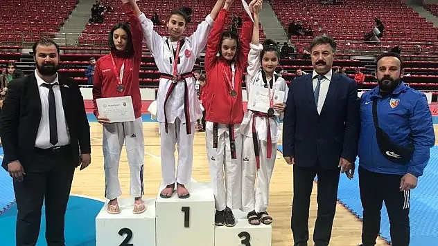 Taekwondo Yıldızlar Türkiye Birinciliği Müsabakalarına Kayserili Sporcular Damga Vurdu
